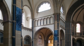 Schriftinstallation in der Herz-Jesu-Kirche, Koblenz zum Aschermittwoch der Künstler, 2013